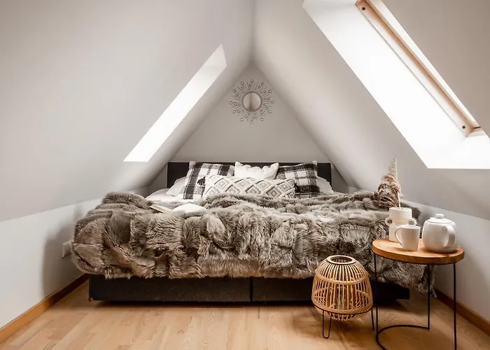 Rent Like Home - Zamoyskiego II
